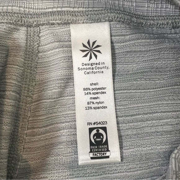 Athleta Gray Textured Tight Fit Leggings Women Size Medium Active Wear Gym - Picture 6 of 7